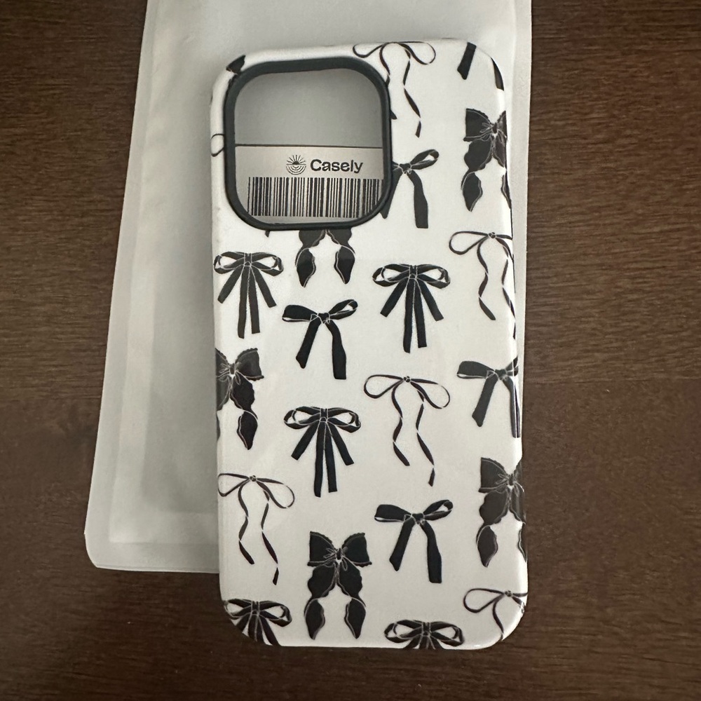 Casely Black & White Bow iPhone 14 Pro Case